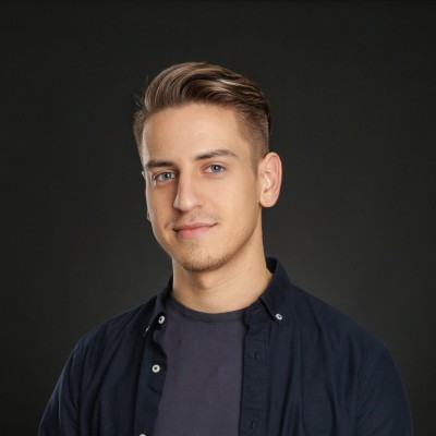 Headshot of Joshua from bunq